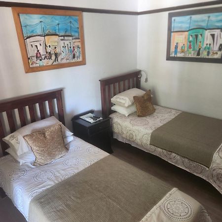 Best Little Guest House new name is Beit Shalom Guest House Oudtshoorn Exterior foto