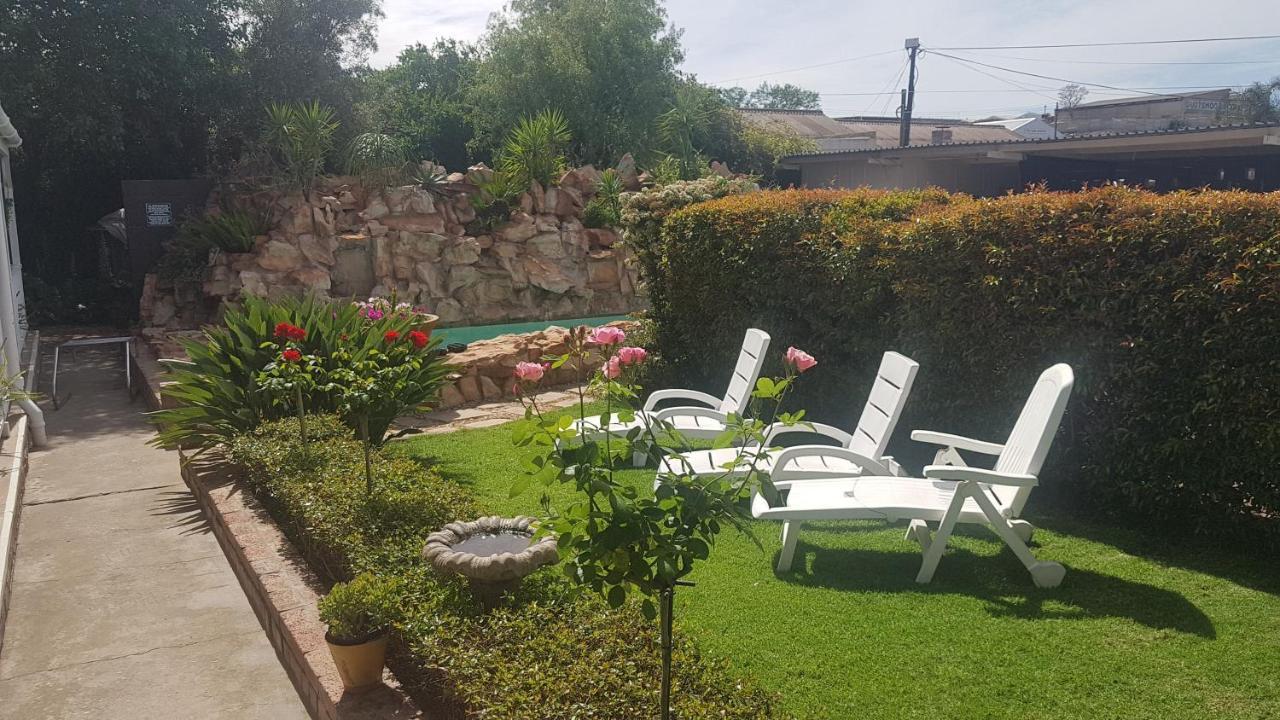 Best Little Guest House new name is Beit Shalom Guest House Oudtshoorn Exterior foto