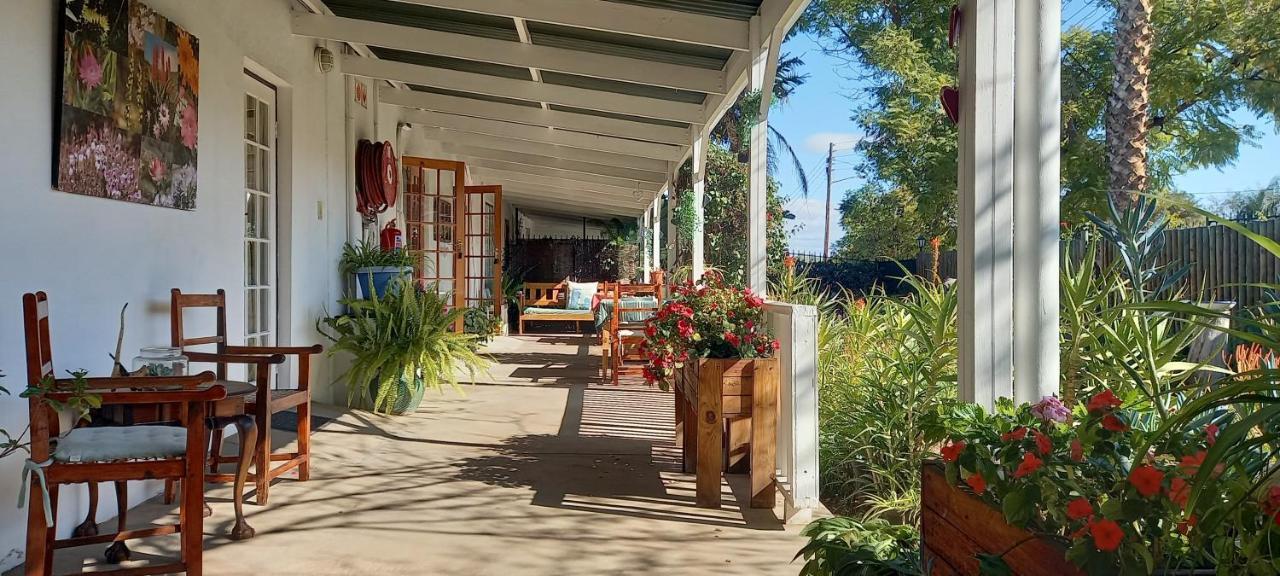 Best Little Guest House new name is Beit Shalom Guest House Oudtshoorn Exterior foto