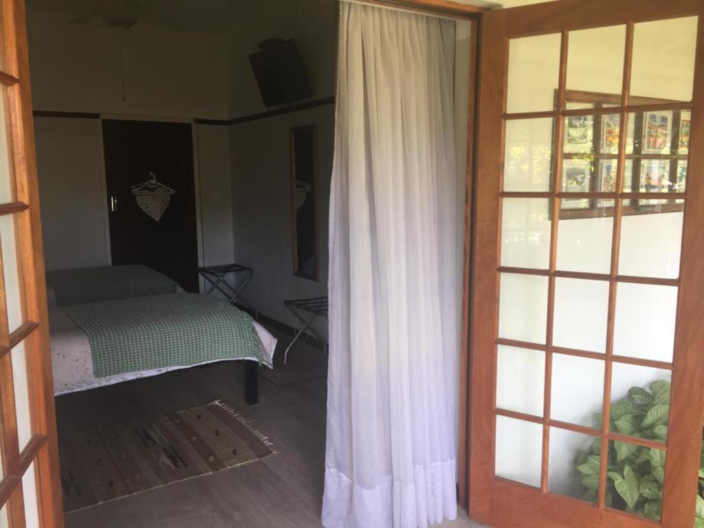 Best Little Guest House new name is Beit Shalom Guest House Oudtshoorn Exterior foto