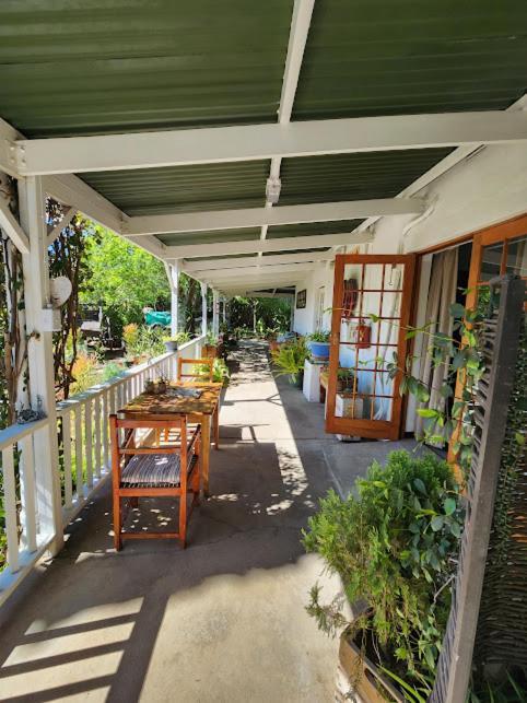 Best Little Guest House new name is Beit Shalom Guest House Oudtshoorn Exterior foto