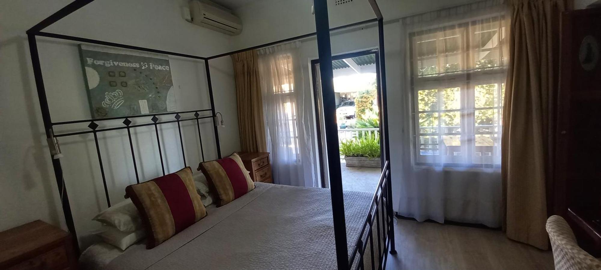 Best Little Guest House new name is Beit Shalom Guest House Oudtshoorn Exterior foto