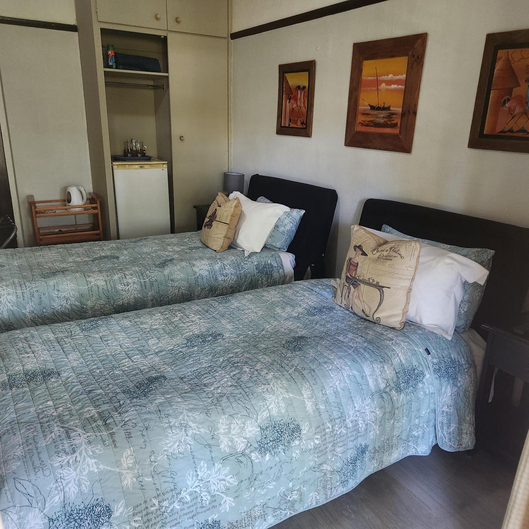Best Little Guest House new name is Beit Shalom Guest House Oudtshoorn Exterior foto