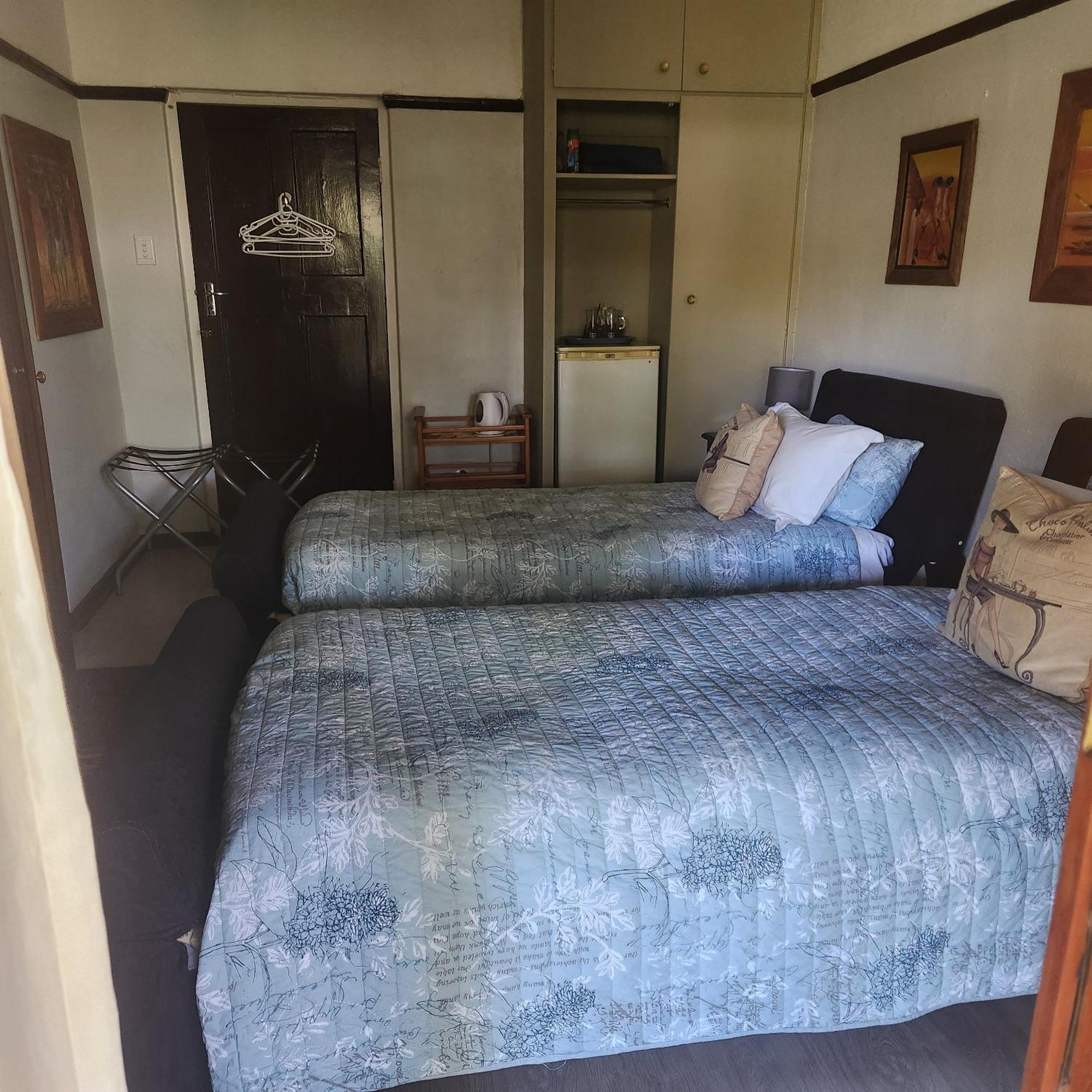 Best Little Guest House new name is Beit Shalom Guest House Oudtshoorn Exterior foto